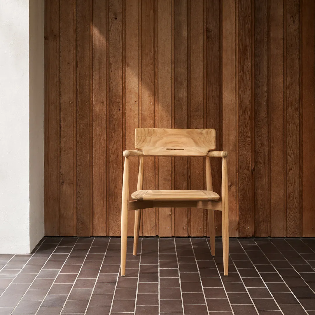 E008 Embrace Outdoor Dining Chair