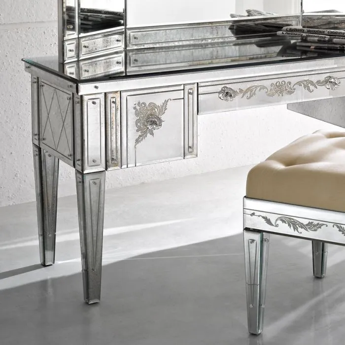 Engraved Venetian Dressing Table With Triple Mirror