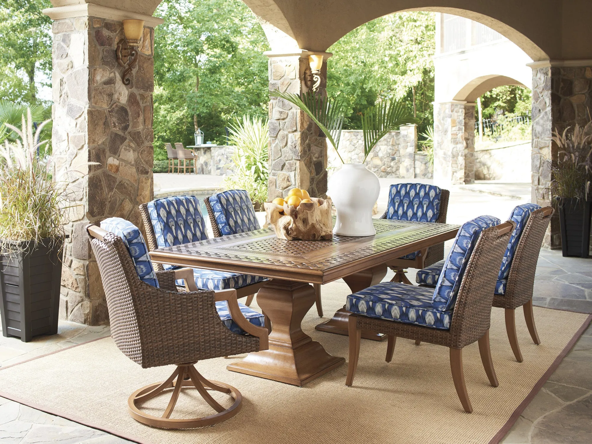 Harbor Isle RECTANGULAR DINING TABLE